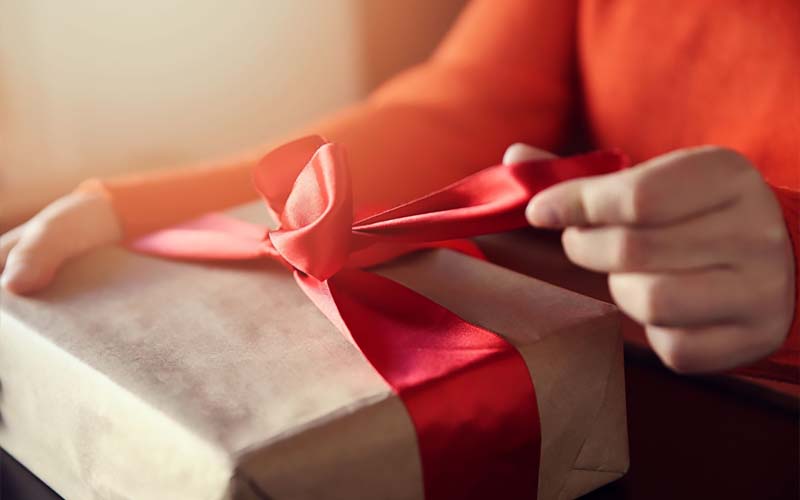 10 Best Gifts Ideas for Sugar Daddy – for the Man Who Has It All