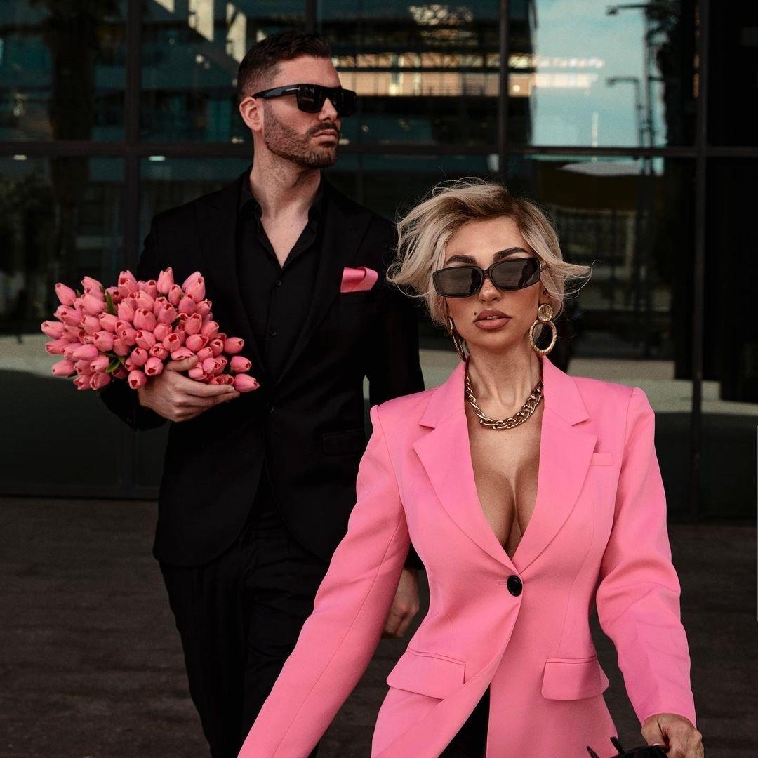 sugar baby on a date with sugar daddy Maine