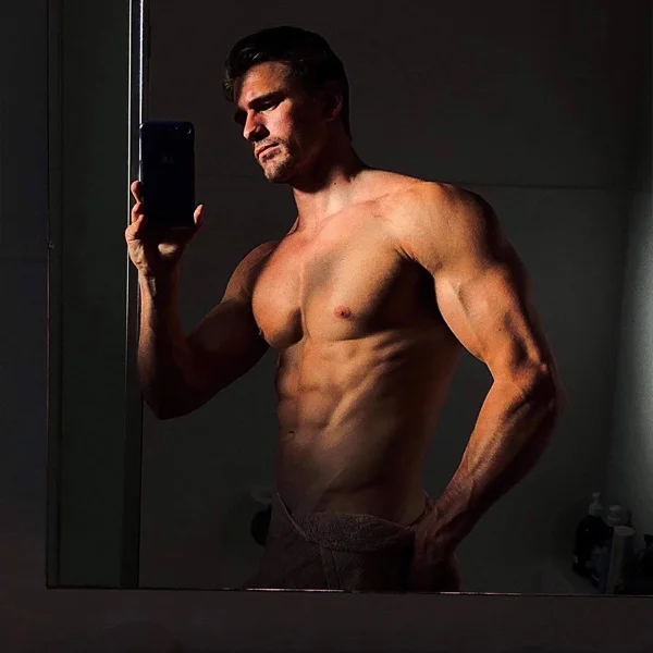 male sugar baby in mirror