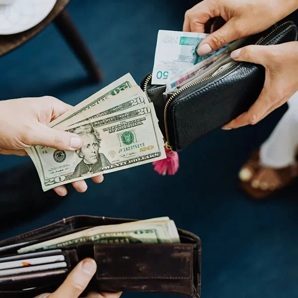 sugar daddy gives money to sugar baby