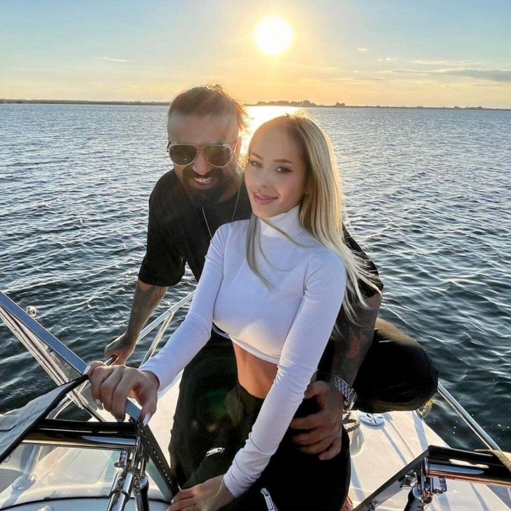 happy sugar couple