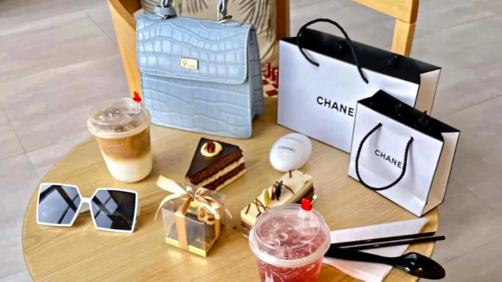 sugar baby on shopping